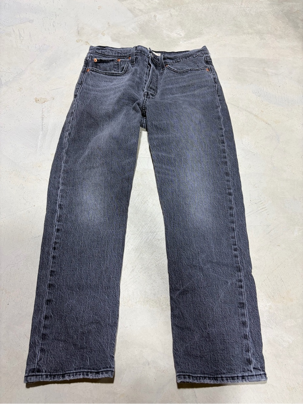 Levi’s premium wedgie Straight-Leg Jeans in Washed Black 30x28